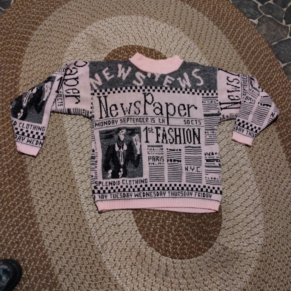 La Vista Newspaper Print Acrylic Blend Sweater Made In USA VINTAGE